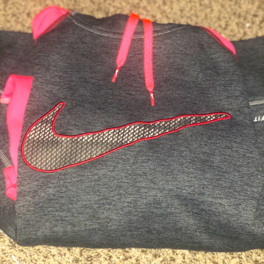 pink and grey nike therma fit hoodie